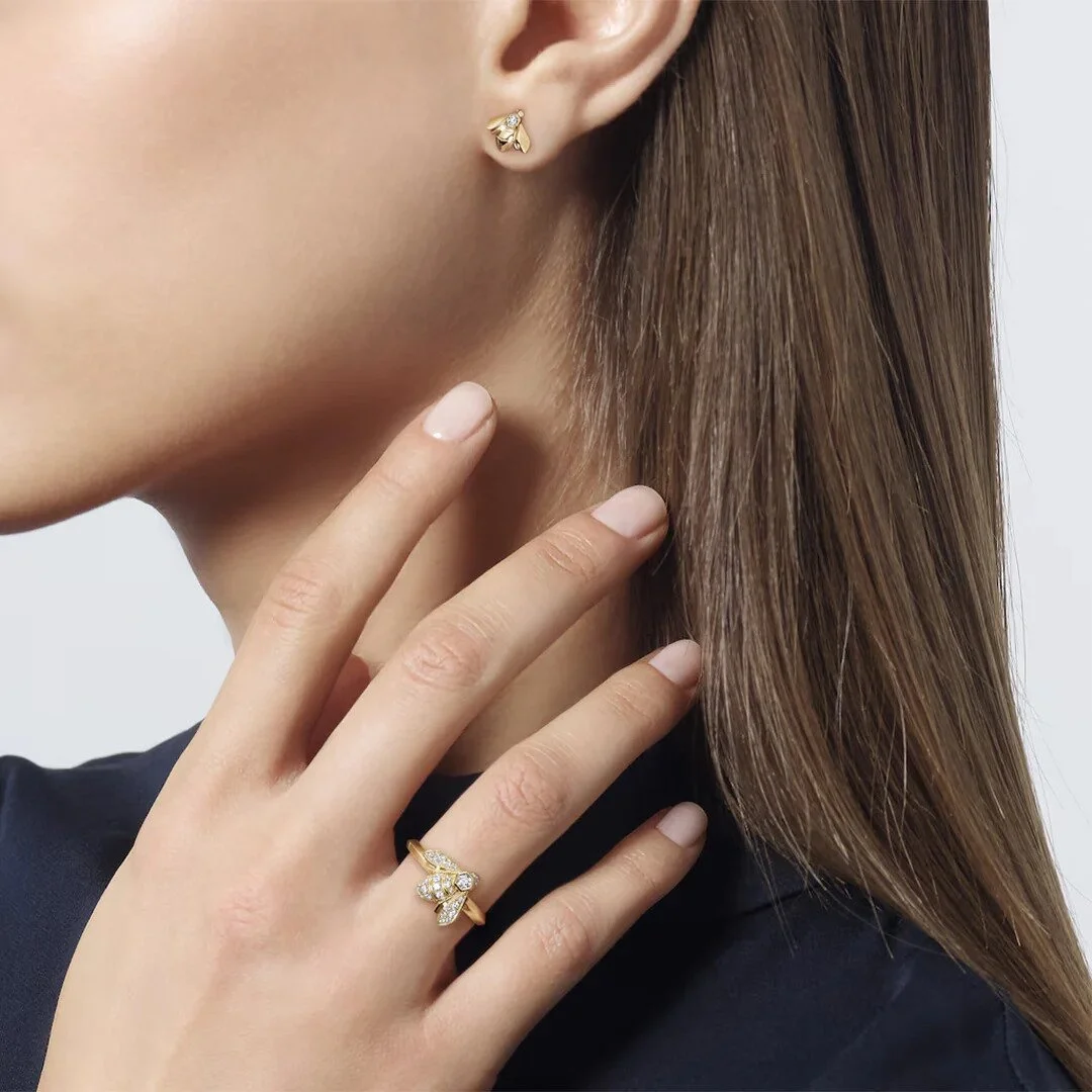 085821-chaumet-bee-de-chaumet-anello-oro-giallo-pave-diamanti-dettaglio.jpg